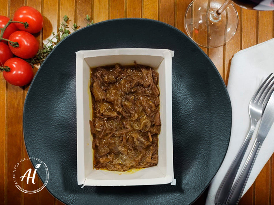 Batata Inglesa - Carne de Panela Desfiada ao Molho Vinho